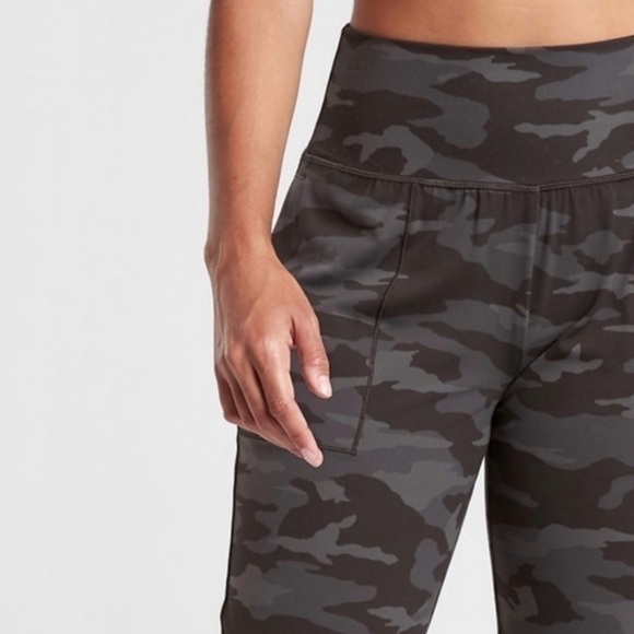 Athleta‎ Salutation Camo Jogger Black - Picture 4 of 13